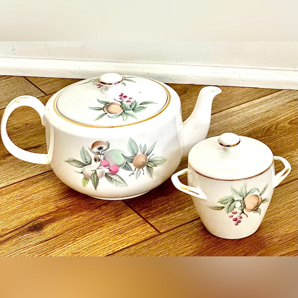 Crown Staffordshire Bone China Tea Pot
